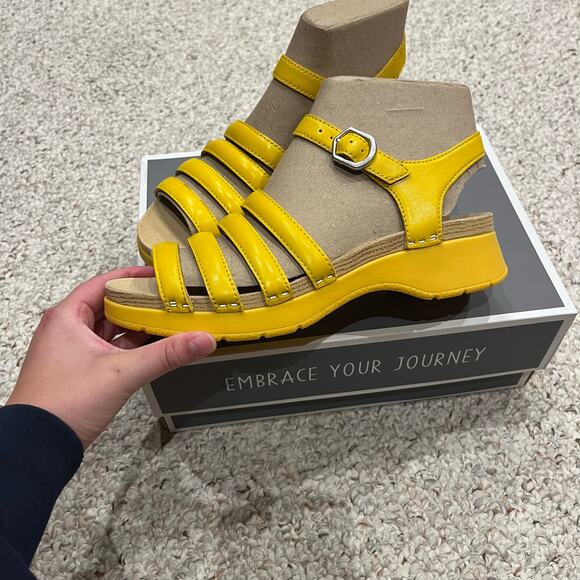 NEW Dansko Roxie Nappa Yellow Sandals Sz EU 39 Womens 8.5 Casual Comfort Summer - Picture 5 of 5